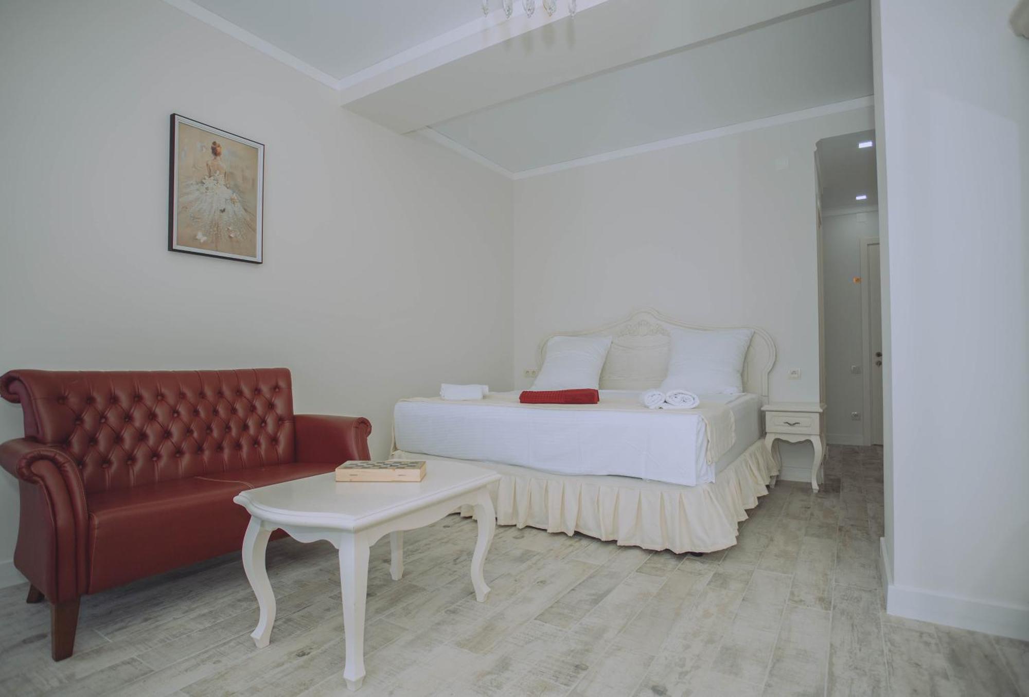 Royal Medis Hotel Batumi Exterior foto