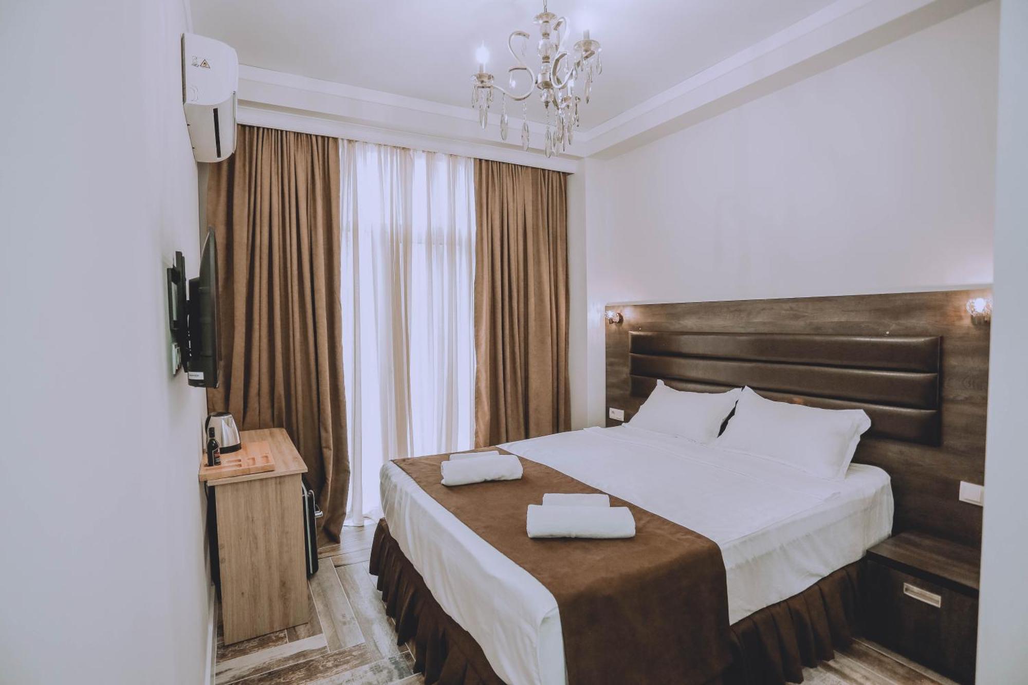 Royal Medis Hotel Batumi Exterior foto