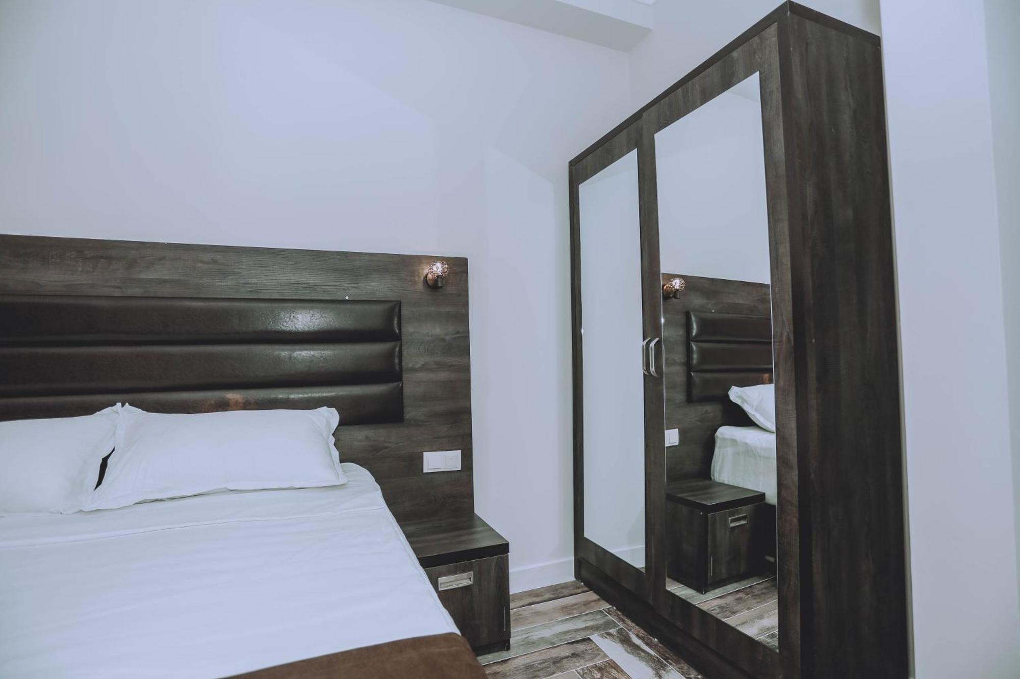 Royal Medis Hotel Batumi Exterior foto